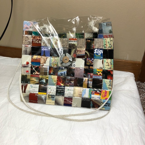 Handmade Recycled New York Purse - Picture 4 of 13